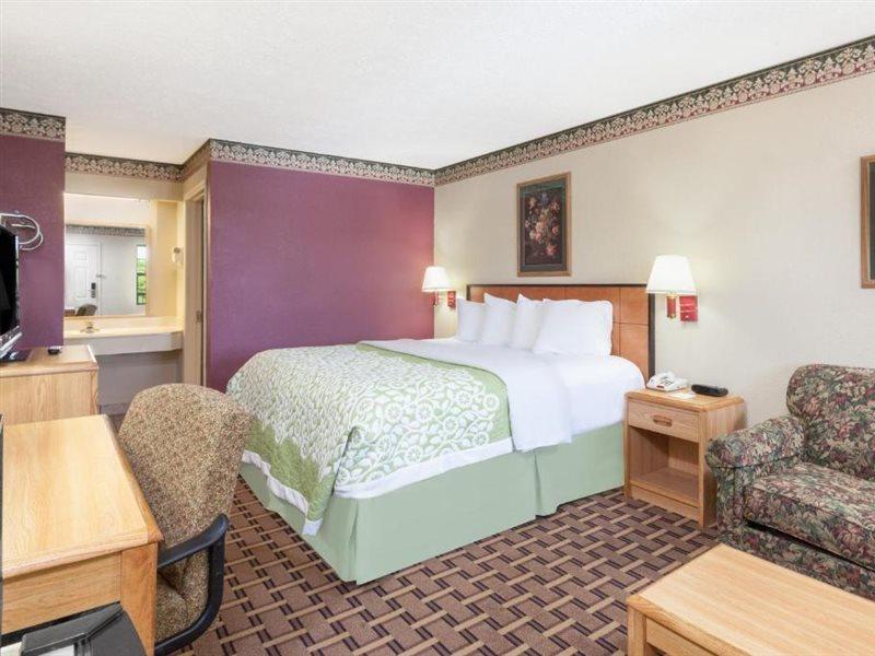 Days Inn By Wyndham Lexington Exterior photo